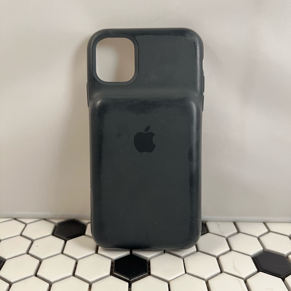 Apple iPhone XR Black Charging Case
